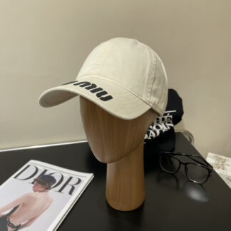 Miu Miu simple fashion baseball cap