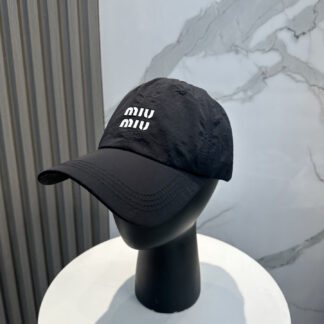Miu Miu simple fashion baseball cap