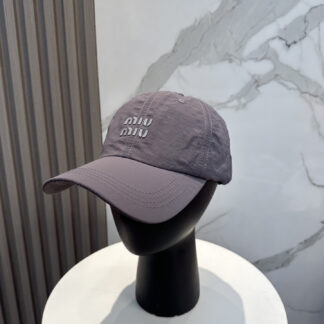Miu Miu simple fashion baseball cap