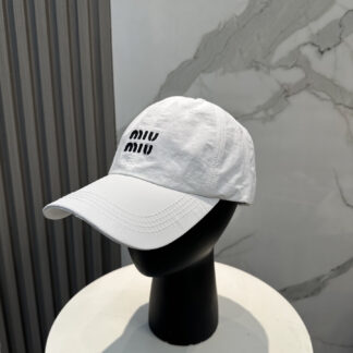 Miu Miu simple fashion baseball cap