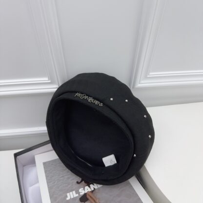 Yves Saint Laurent autumn and winter new beret