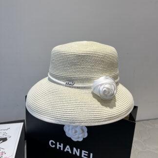 Miu Miu elegant raffia hat