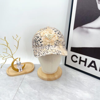 Prada niche sexy leopard print fashion baseball cap