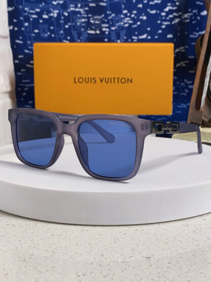 LOUIS VUITTON Fashion Sunglasses - Image 2