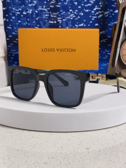 LOUIS VUITTON Fashion Sunglasses - Image 2