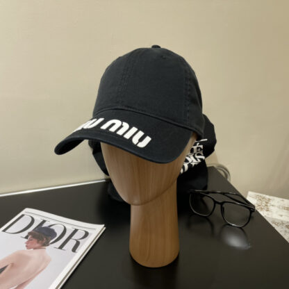 Miu Miu casual plain baseball cap - Image 2