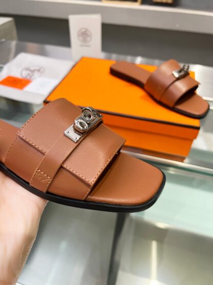 Hermès early spring new brown handmade leather slippers