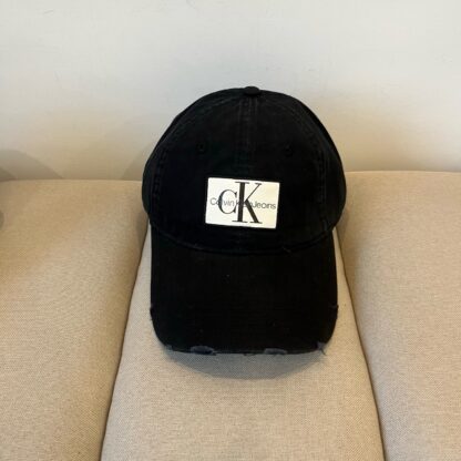 Calvin Kleinf stylish all-match baseball cap