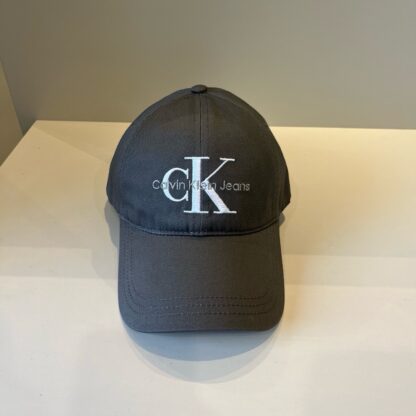 Calvin Kleinf stylish all-match baseball cap