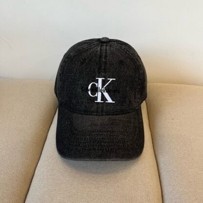 Calvin Kleinf stylish all-match baseball cap