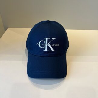 Calvin Kleinf stylish all-match baseball cap
