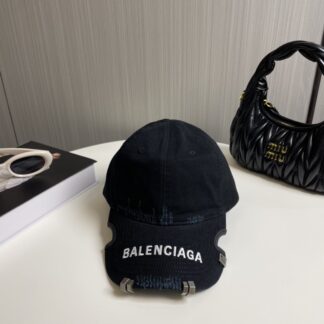 Balenciaga embroidered yuppie baseball cap