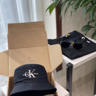 Calvin Kleinf washed denim bucket hat