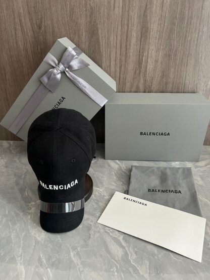 Balenciaga embroidered baseball cap