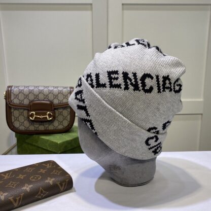 Balenciaga simple and warm knitted hat
