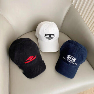 Balenciaga new couple's versatile cap