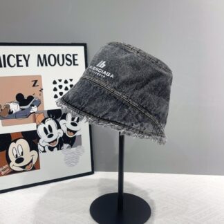Balenciaga Korean version of the new British casual custom bucket hat