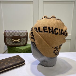 Balenciaga simple and elegant wool hat