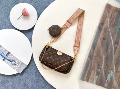 Louis Vuitton Favorite three-piece handbag
