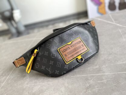 Louis Vuitton M45220 Discovery Waist Bag
