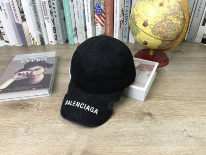 Balenciaga men's and women's casual all-match embroidered letter baseball cap