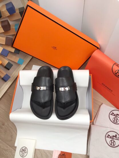 Hermès Spring and Summer New Comfortable Black Silver Buckle Slippers