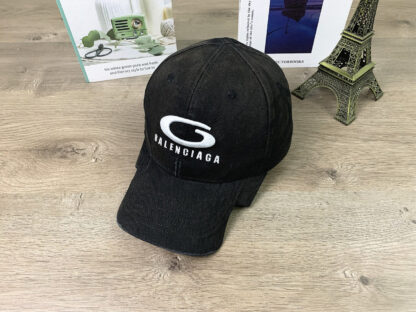 Balenciaga men's and women's casual versatile missing foot embroidered letters baseball cap