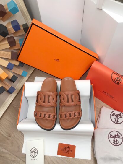 Hermes dark brown spring and summer new charm slippers