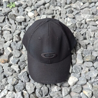 Balenciaga 10,000-stitch cap