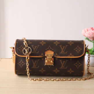 Louis Vuitton Pochette Clle Bag