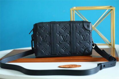 Louis Vuitton soft trunk wallet Handbag size: 22.5 x 14.0 x 5.0