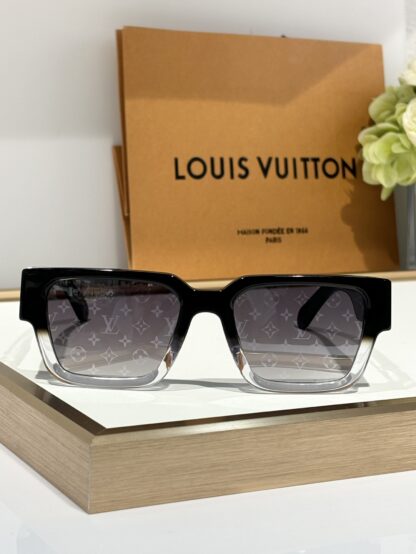 LOUIS VUITTON Fashion Sunglasses