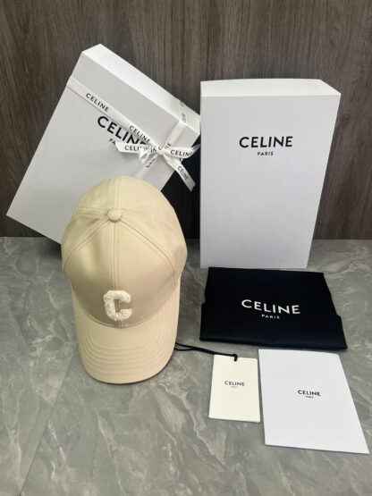 Celine's new embroidered stylish everyday baseball cap