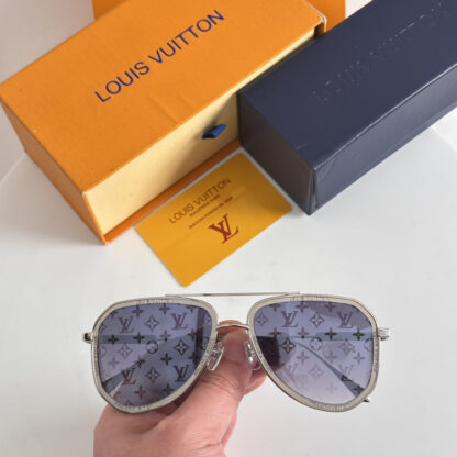 LOUIS VUITTON Fashion Sunglasses