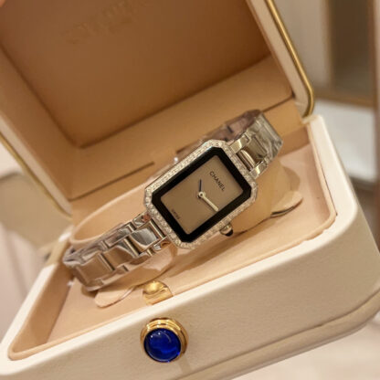 Chanel Simple Sugar Cube Watch - Image 2