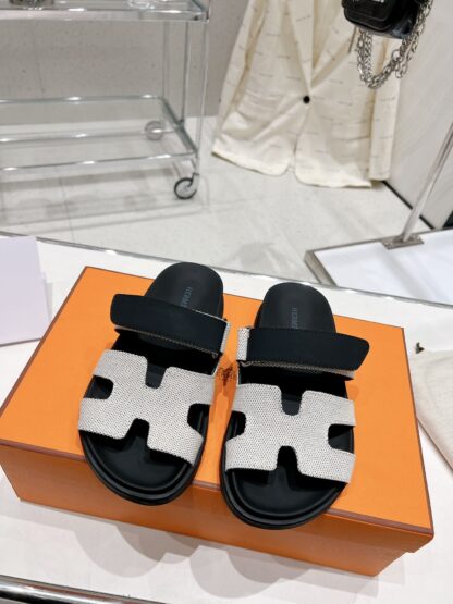 Hermès Spring and Summer New Black and Gray Comfortable Slippers