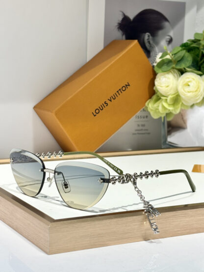LOUIS VUITTON Fashion Sunglasses