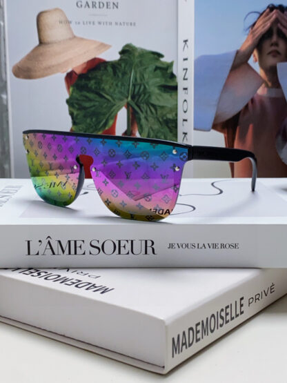 LOUIS VUITTON Fashion Sunglasses