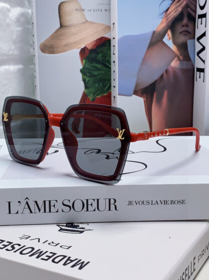 LOUIS VUITTON Fashion Sunglasses