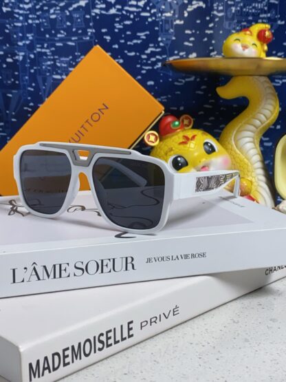 LOUIS VUITTON Fashion Sunglasses