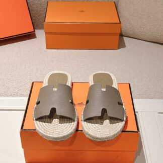 Hermès' latest spring and summer gray apricot refreshing and comfortable straw slippers