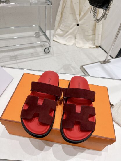 Hermès new deep red spring and summer leather slippers