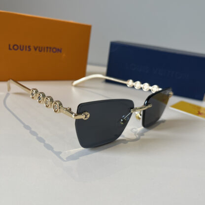 LOUIS VUITTON Fashion Sunglasses - Image 2