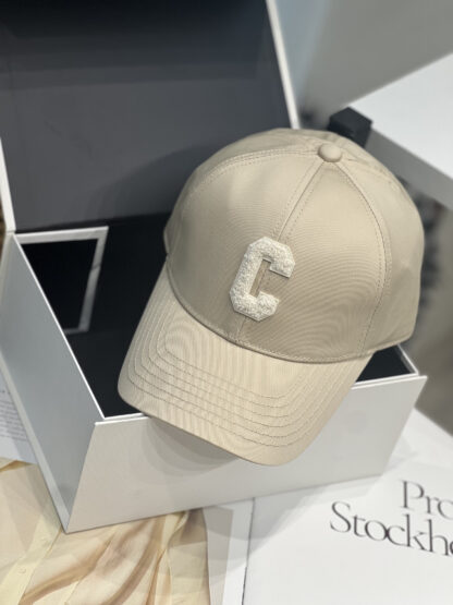 Selene's exquisite baseball cap