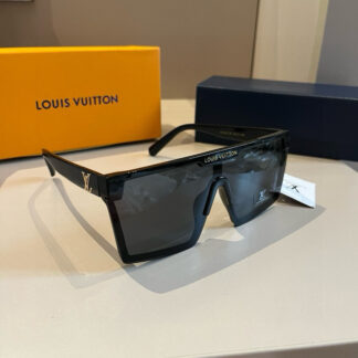 LOUIS VUITTON Fashion Sunglasses
