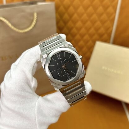 Bulgari shines with lightweight, comfortable and ultra-thin watches