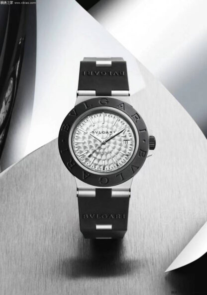 Bulgari ultra-thin three-dimensional watch