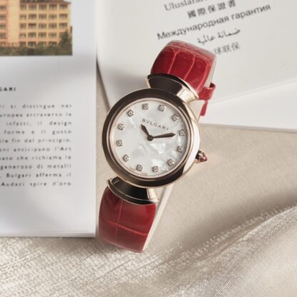 Bulgari elegant and exquisite watches