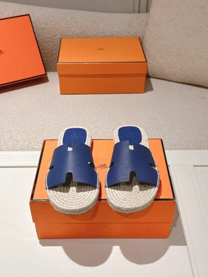 Hermès latest spring and summer dark blue refreshing and comfortable straw slippers