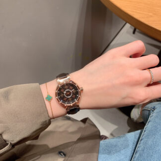 Louis Vuitton two-hand women's super popular watch